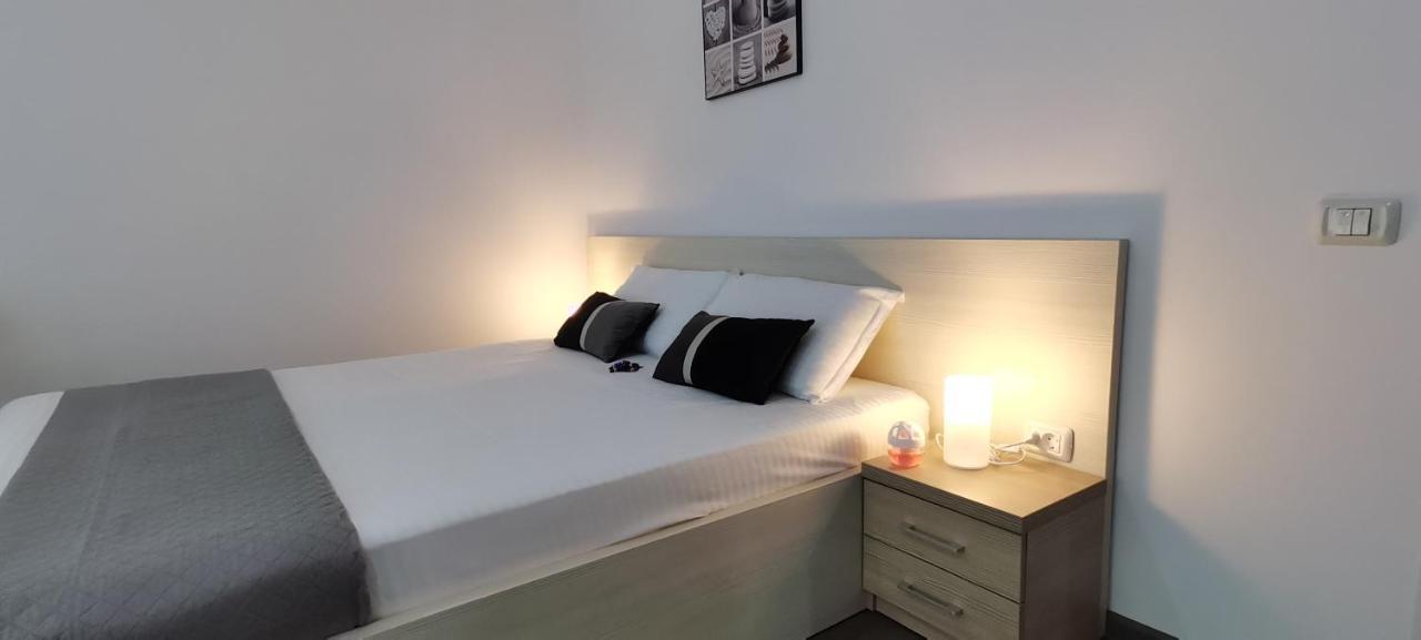 Mike Studio Mamaia Nord Apartment Navodari Ngoại thất bức ảnh